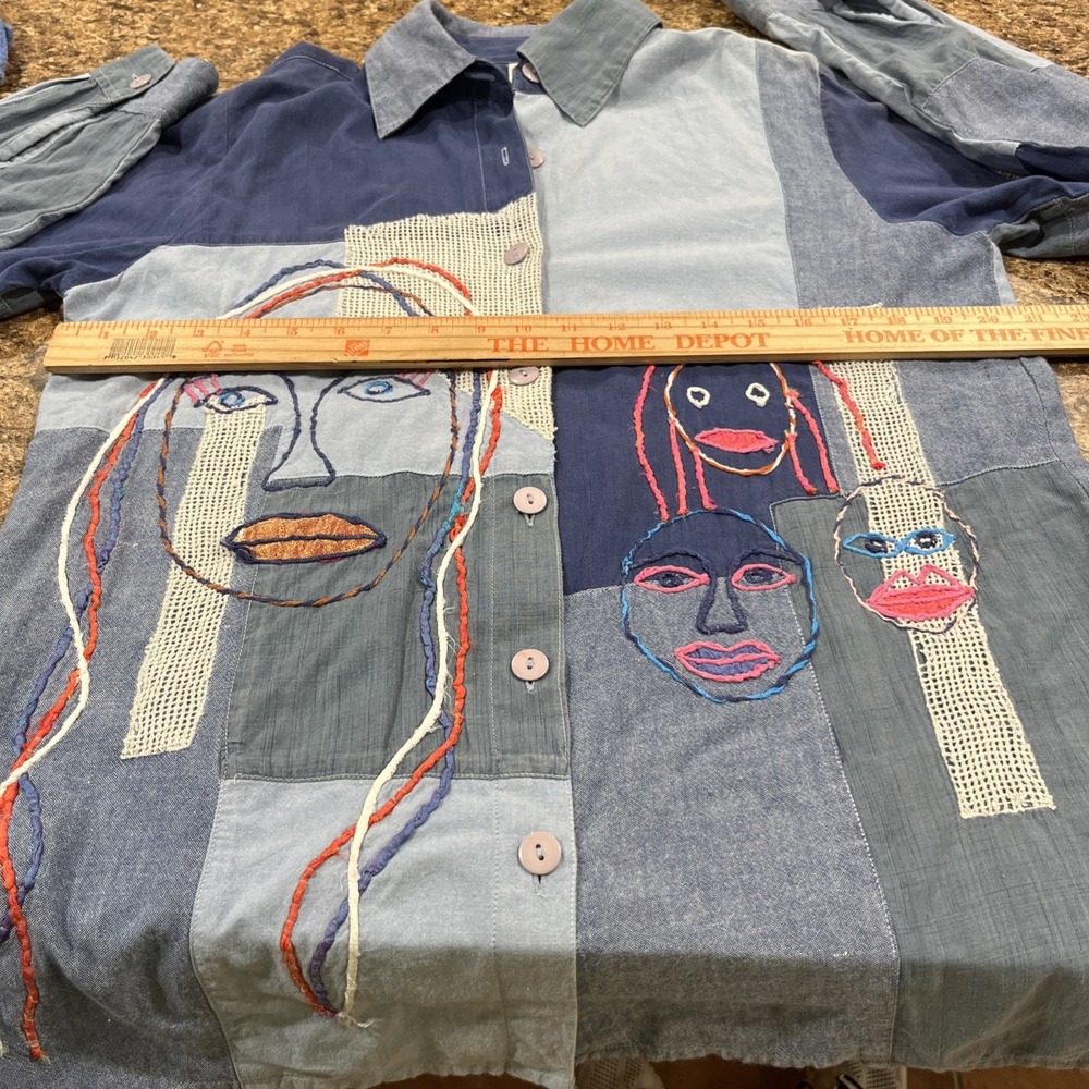 VTG Spirit by Sandy Starkman Blue Block Pattern Shirt Wearable Art Faces Sz Med - Picture 10 of 15